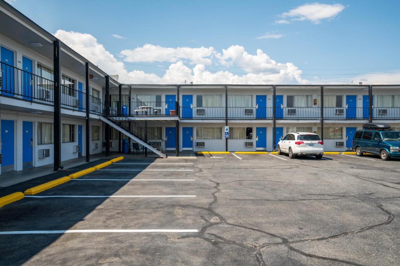 Holiday Lodge Wenatchee Exterior photo