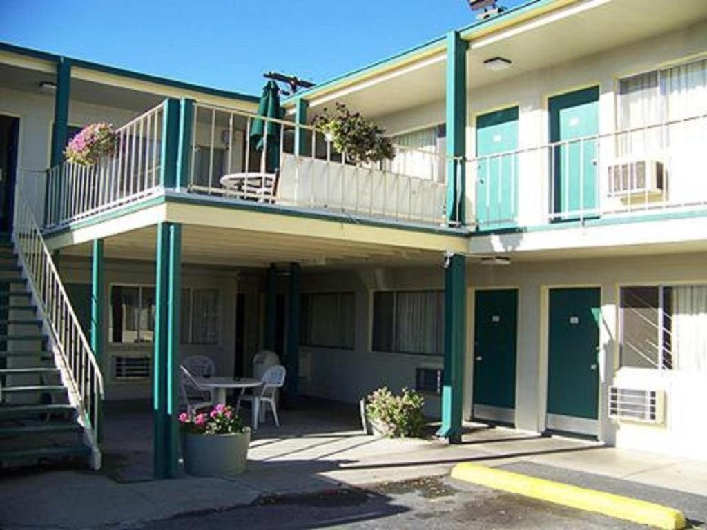 Holiday Lodge Wenatchee Exterior photo